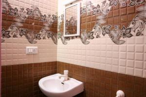 Lakeside Home Stay Villa