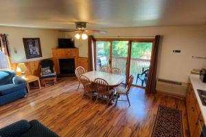 2 Bedroom Wolf Villa In Voyageurs National Park