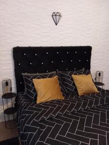 Black Diamond Lux - deluxe riverside apartment