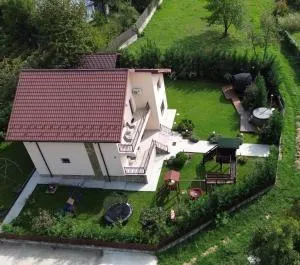 Casa Petra - Măcăreşti