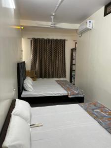 Pipewalas house I Near Kashi Vishwanath