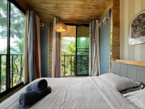 Mana-An Lake Hill Resort มานาอันเลคฮิลล์รีสอร์ต