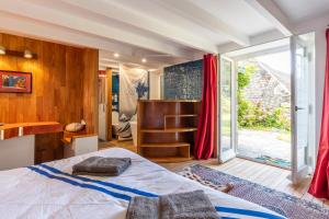 Superbe chaumière en bord de mer