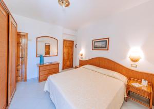 Standard Double Room room in Hotel Grazia alla Scannella