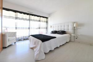 Appartements Appartement 1ere ligne Centre Ville calme vue mer - Acces direct a la plage : photos des chambres