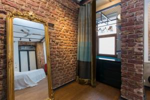 Architect Jonas generous 85 sqm apartment full of Art