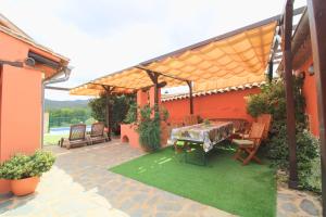 Casa de la Jara by SIERRA VIVA