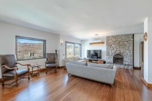 Elegant Villa Private Pool & Stunning Views