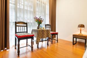 A cozy 02-bedroom APT in the old quarter of Hanoi!