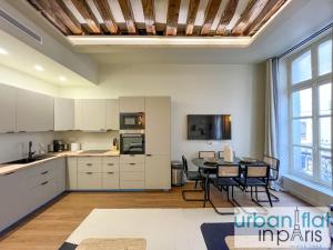 Urban Flat 188 - Stunning 4 Bedroom Flat in Paris