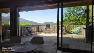 Chalet avec vue sur la vallée - 比桑