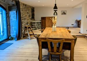 Villas Grande ferme de 250m2 renovee au charme rustique : photos des chambres