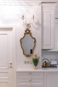 Luxury Old Town Apartment with Terrace