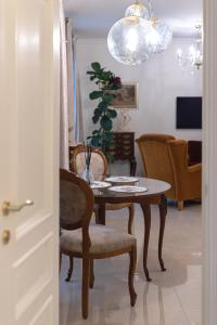 Luxury Old Town Apartment with Terrace