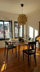 Ruhige-Moderne Wohnung mit Burgblick - 格勒迪茨