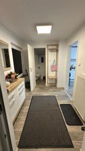 KüstenNest gepflegte großzügige Ferienwohnung Nähe Ostsee mit Garten
