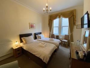 Twin Room room in Cedar Lodge