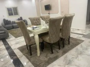 شقة مفروش فرش راقي بالزقازيق - Manshīyat as Sādāt