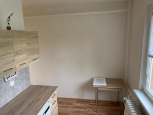 Apartmán ve městě Ostrov pro 3 osoby