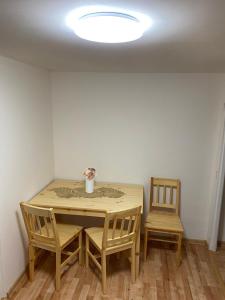 Apartmán ve městě Ostrov pro 3 osoby