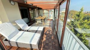 Luxury Penthouse on Rosehill with free garage