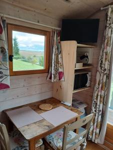 Roulotte du Touton avec jacuzzi