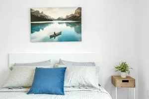 Ritzy 3BR Home with Balcony Near Burlington Pier - Берлінгтон