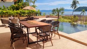 Fishman Beachfront Villas