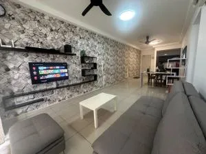 Puchong Condo Free WiFi & Netflix - Kampong Tanah Liat