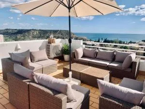 Dreamy Sea View Apartment with Access to Private Pool & Stunning Rooftop - Caliços