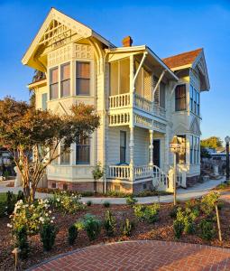 The JD Hyde Historic Inn