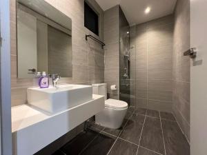 Trion kl Queen service home