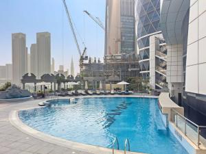 Chic 1BR APT with Pool, Gym, BBQ, Tennis Court