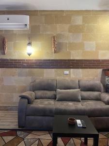 ستوديو هادئ وراقي