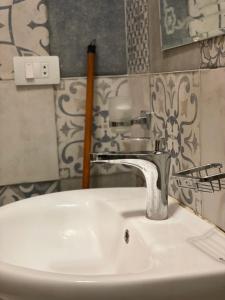 ستوديو هادئ وراقي