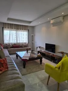 Charmant appartement à 10min de L' Aéroport Med V - Derroua