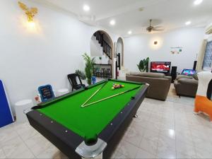 TF Klebang Private Pool Villa by Jeffery Lam Home Management