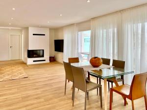 Luxurious villa with heated pool and ocean views