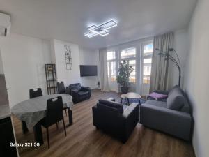 Welcome-Renovated & Air-Conditioned