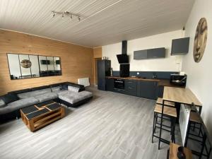 Appartement chaleureux avec terrasse en centre ville proche mer