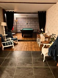 Maisons d'hotes La Grange Aux Hirondelles - Chambre romantique : photos des chambres