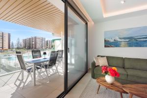 Jade Tower - 2-Bedroom Coastal Luxury Apartment in Fuengirola