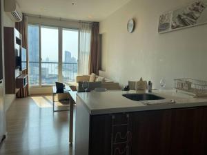 Opulence Riverview with Train Access