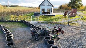 DOMEK W SŁONECZNIKACH, JACUZZI, QUADY, Góry