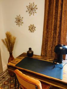 B&B / Chambres d'hotes L-etoffe, charmante chambre au Mas des Roses : photos des chambres