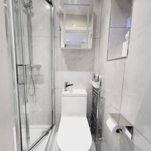 Modern En-Suite Garden View Room