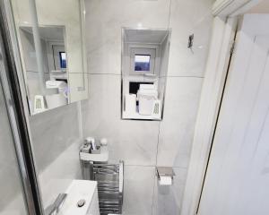 Modern En-Suite Garden View Room