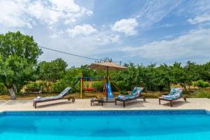 Holiday house Mia with pool