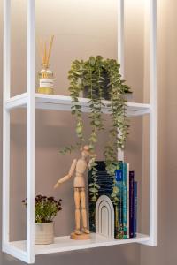 Urban Elegance by Nest