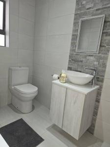 Executive 2-bedroom Serenity apartment in Wendywood Sandton with its own entrance